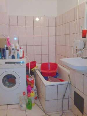 URGENT!!!VAND IN BACAU 2 CAMERE DECOMANDAT,  ZONA MALL, 