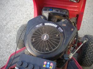 VAND TRACTORAS DE TUNS IARBA MARCA COUNTAX