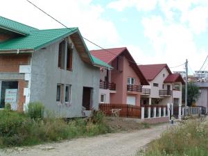 vand vila la rosu Iasi,    intrare sos Bucium,    Stradela Barnova nr15