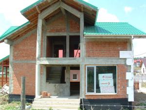 vand vila la rosu Iasi,    intrare sos Bucium,    Stradela Barnova nr15