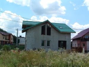 vand vila la rosu Iasi,    intrare sos Bucium,    Stradela Barnova nr15