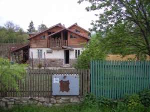 vand 2 case zona turistica
