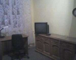 Inchiriez apartament cu 3 camere in Oradea zona centrala