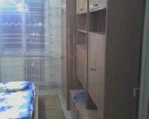 Inchiriez apartament cu 3 camere in Oradea zona centrala