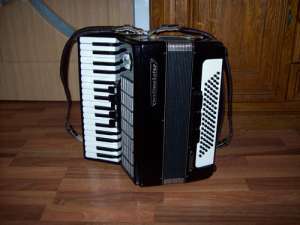 vand acordeon weltmeister stella 80 basi -350 euro