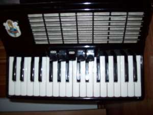 vand acordeon weltmeister stella 80 basi -350 euro