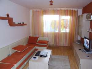 Vand apartament 3 camere