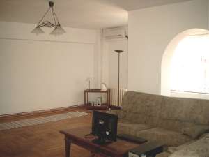 APARTAMENT 4 CAMERE SECTIUNE MARE-CENTRUL CIVIC