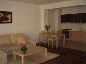 PROPRIETAR,    inchiriez apartament 2 camere Central Park