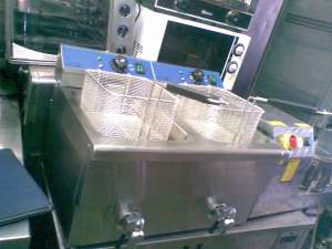 Vand utilaje profesionale pentru fast-food si restaurant noi si SH 0733972939
