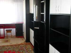 Ofer spre inchiriere in BACAU -Apartament cu 3 camere,  zona centrala