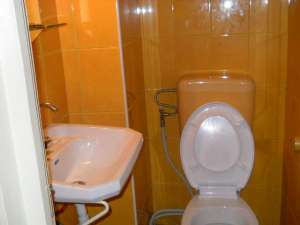 Ofer spre inchiriere in BACAU -Apartament cu 3 camere,  zona centrala