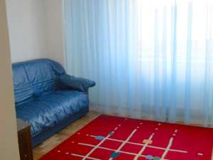 Ofer spre inchiriere in BACAU -Apartament cu 3 camere,  zona centrala