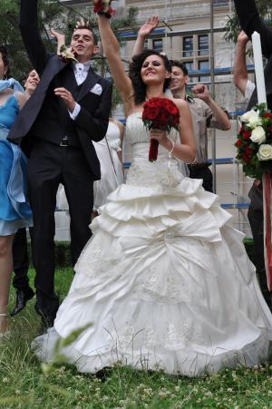 vand rochie de mireasa