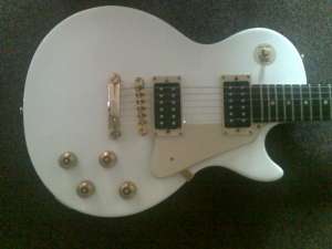 vand chitara electrica epiphone whtie