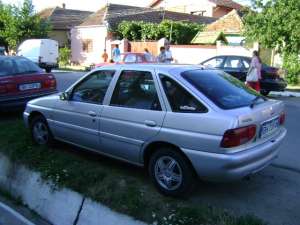De vanzare FORD ESCORT 1, 6 16 V,  90 CP,  GHIA