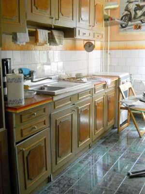 VAND IN BACAU APARTAMENT 3 CAMERE DECOMANDAT,  ETAJUL 1