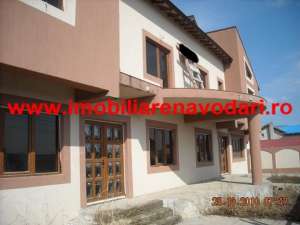 Navodari vila,  duplex cu 2 intrari,   Trei Magari