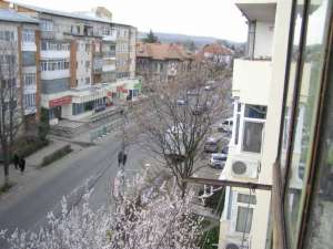 Vand apartament cu 2 camere in Dragasani