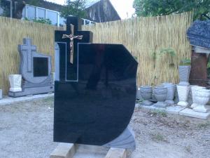 monumente funerare