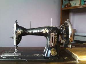 Masina de cusut ,   ,   Gritzner,   ,   foarte veche,   si functioneaza perfect