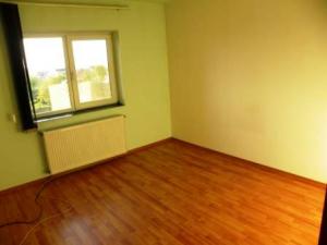Vand apartament 3 camere,     90 mp,     decomandat,     Co...