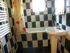 Vand apartament 3 camere,     90 mp,     decomandat,     Co...