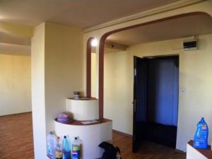Vand apartament 3 camere,     90 mp,     decomandat,     Co...