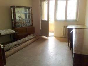 BACAU,  VAND APARTAMENT 2 CAMERE DECOMANDAT,  ETAJUL 2