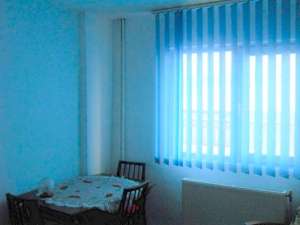 BACAU - VAND URGENT APARTAMENT CU 2 CAMERE DECOMANDAT,  IN ZONA REPUBLICII