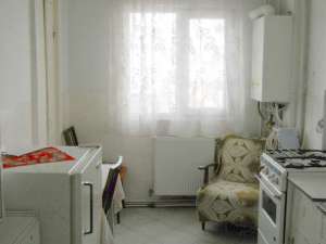 BACAU - VAND URGENT APARTAMENT CU 2 CAMERE DECOMANDAT,  IN ZONA REPUBLICII