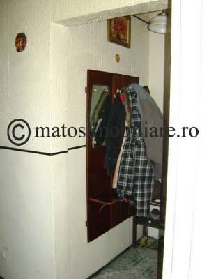 Vand apartament cu 2 camere,       Campina 7