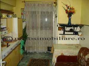 Vand apartament cu 2 camere,       Campina 7