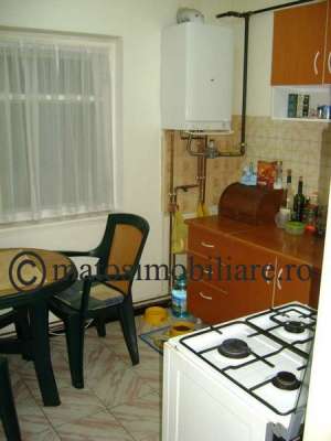 Vand apartament cu 2 camere,        Campina  8