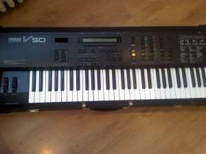 YAMAHA V50