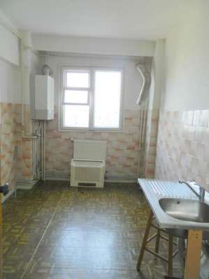 BACAU - VAND APARTAMENT 2 CAMERE DECOMANDAT,  ZONA NARCISA,  ETAJ 3, 
