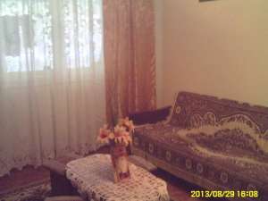 Vand in  Bacau aparrtament 2 camere semidecomandate,  zona Miron Costin