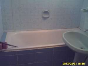 Ofer spre inchiriere,  in Bacau,  apartament 2 camere decomandat,   mobilat,  zona centrala