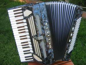 Vand acordeon Delicia Choral ,  120 basi.