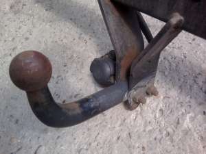 carlig de vw passat brek sau berlina 2005-2009 original demontabil pe surub