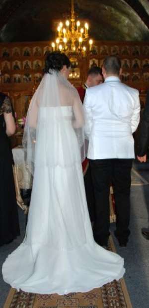 vand rochie de mireasa white one
