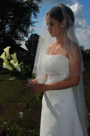 vand rochie de mireasa white one