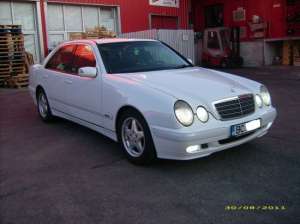 MERCEDES-BENZ E-KLASSE 200 CDI