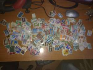 Vand colectie timbre postale ~650 buc din multe tari