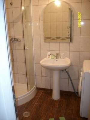 ASE Romana PARTICULAR 290 euro/luna,  casa Victorie