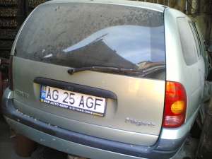 Vand/Dezmembrez renault megane break an 2000