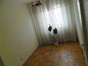 Bacau. Vand apartament 3 camere decomandat,  zona Narcisa,  cu balcon