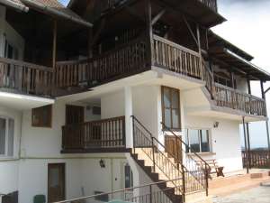 Vand hostelul Silvania din Brasov - 450.000 Euro usor negociabil (si in rate pe 20 ani)