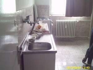 BC - Vand apartament 3 camere nedecomandat,  zona Orizont / Piata Sud, 
