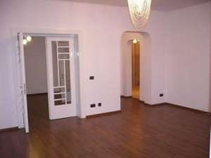 Decebal,  D+P+3 etaje,  suprafata 600 mp,  constructie noua,  compartimentata in 14 camere